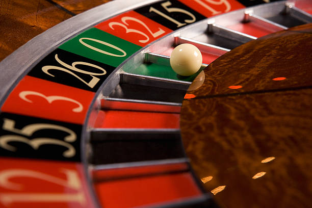 Paytable display showing symbol values and payout multipliers for a CQ9 game title